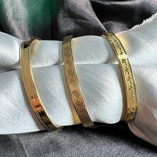 Premium Antitarnish Golden Design Bracelet