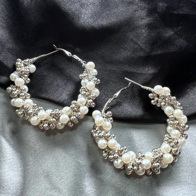 Silver Round White Pearl Hoops