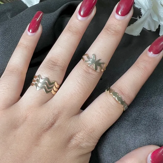 Simple Golden Rings set of 3 ( d-5 )