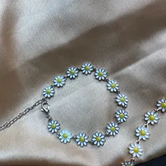 Premium Daisy Charmed Bracelets