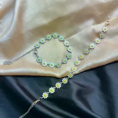 Premium Daisy Charmed Bracelets