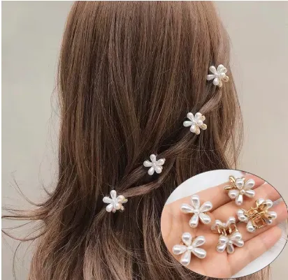Mini Daisy Flower Pearl Hair Clutcher