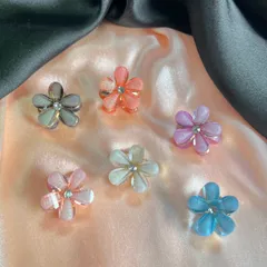 Mini Daisy Colourful Flower Pearl Hair Clutcher