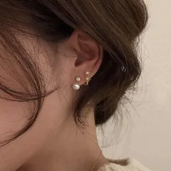 Minimal Elegant Pearl Stud Earrings
