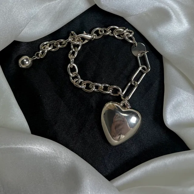 Chain With Hanging Heart Bracelet