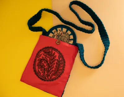 Handmade Madhubani Gift Combo (Mobile Sling Bag & 4 Coasters)