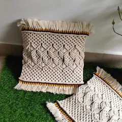 Macramè cushion cover