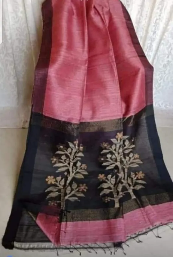 Pure Linen Dhakai Jamdani Saree in Pink and Black