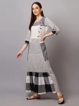 Round Neck A line Dress Closer One