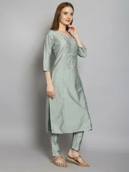 Solid Kurta With Pant First Closer