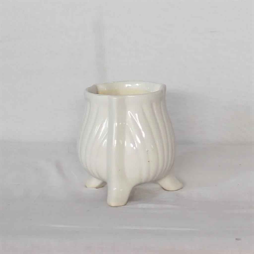4X7 Inch White Elegant Round with 3 legs Ceramic Planter