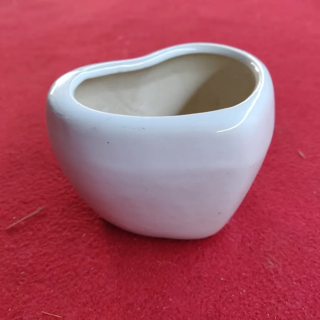 3X6 Inch White Ceramic Heart Shaped Pot
