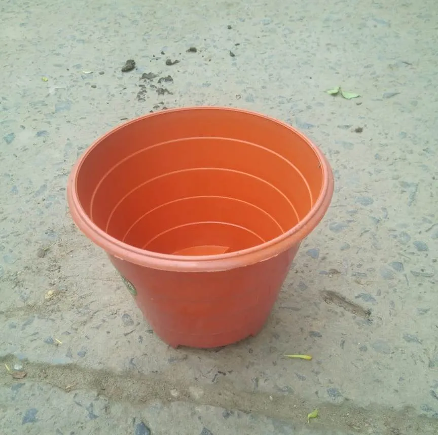7 Inch Plastic Pot