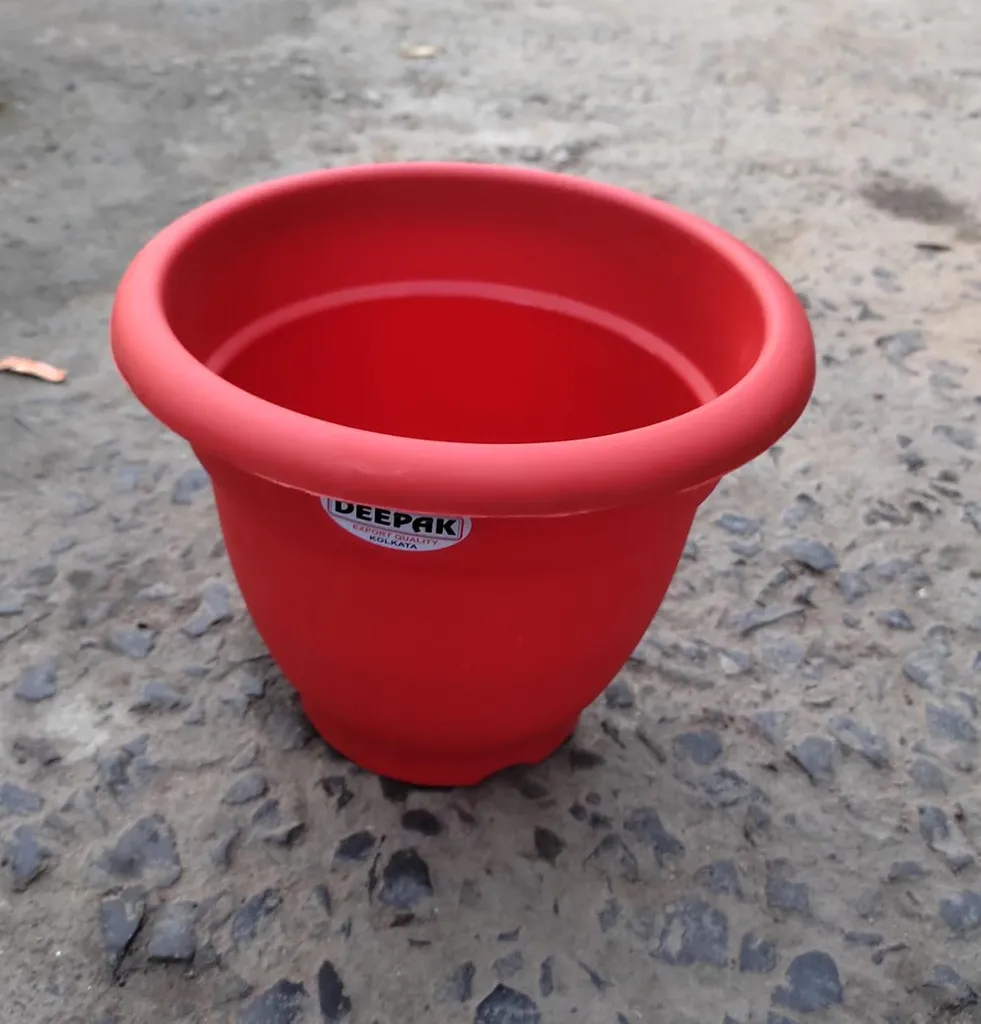8 Inch Red Plastic Pot