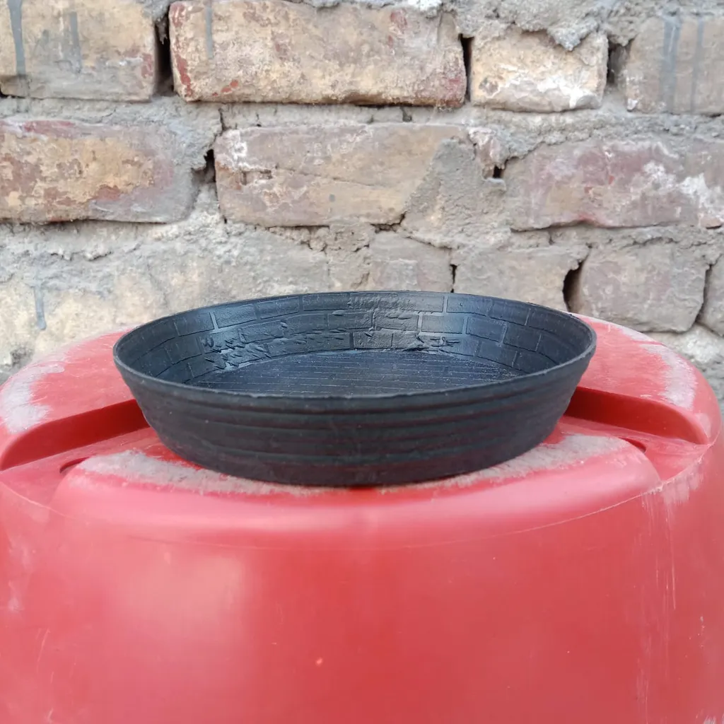 8 Inch Black Plastic Tray / Plate - To keep under the Pots