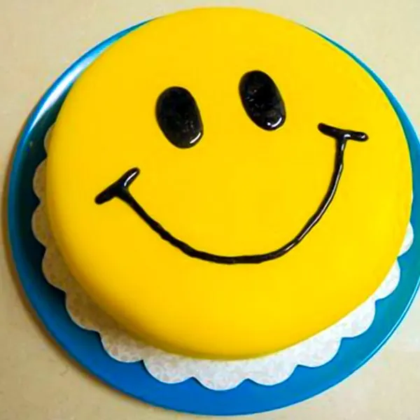 Eggless Friendship Day Smiley Fondant Cake