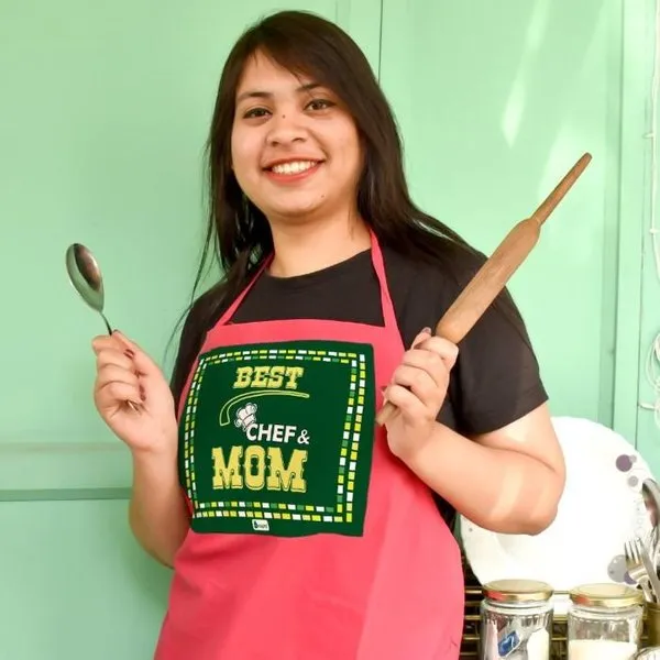 Best Chef & Mom Quote Pink Apron
