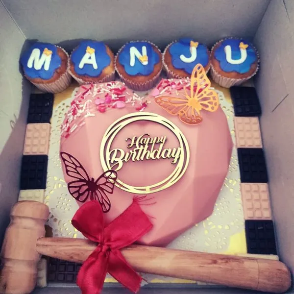Vanilla Rich Heart Shape Pink Pinata Cake With Six Cupcakes Inside