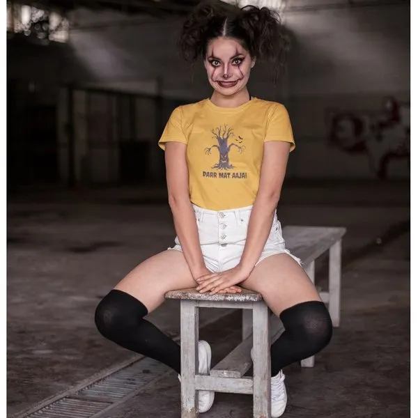 Darr Mat Aaja Halloween Yellow Women's T-shirt