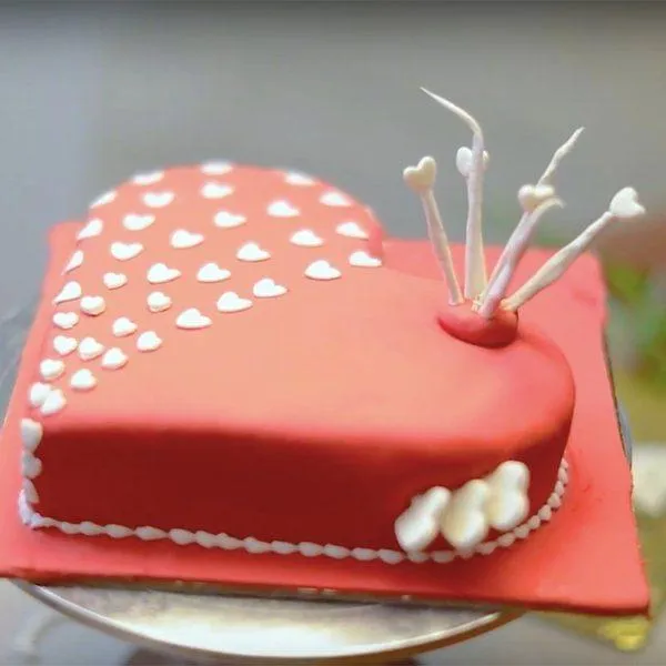 Buy Romantice Birthday Cake For Wife Online - Halfcute