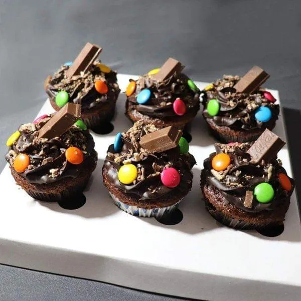 Eggless Valentine's Chocolate Day Special Cupcakes
