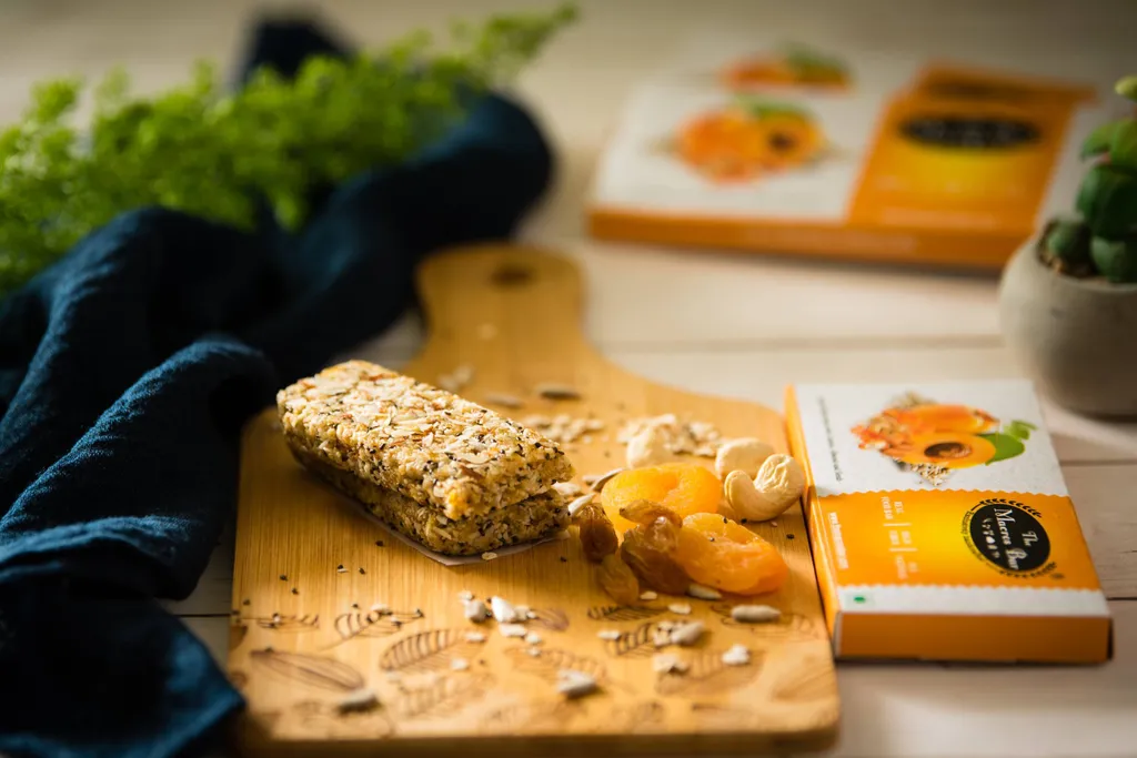 The Macros Bar : Apricot Resin base with Cashew, Almonds & Seeds