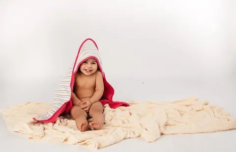 Greendigo Baby Girl Hooded Blanket