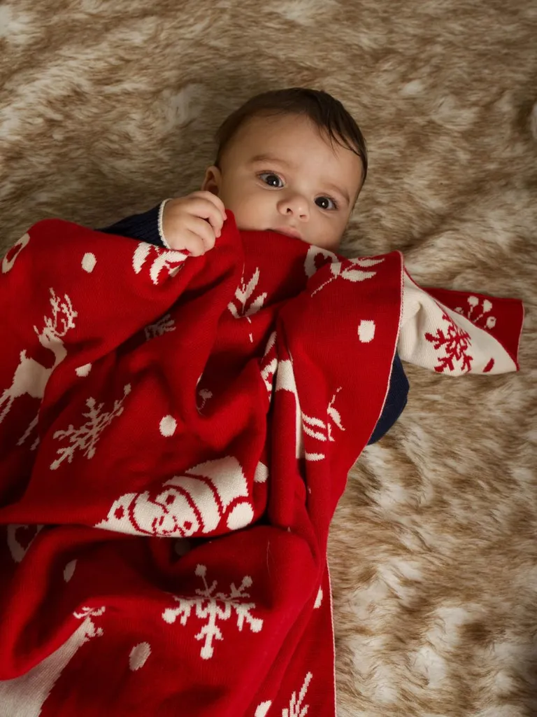 Merry Christmas Reversable Jacquard Blanket - Deep Red and White 80*100 cms