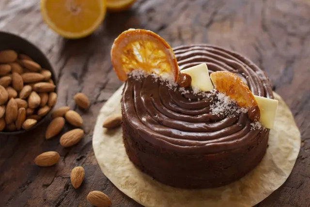 Linoui – Chocolate Almond & Orange Cake