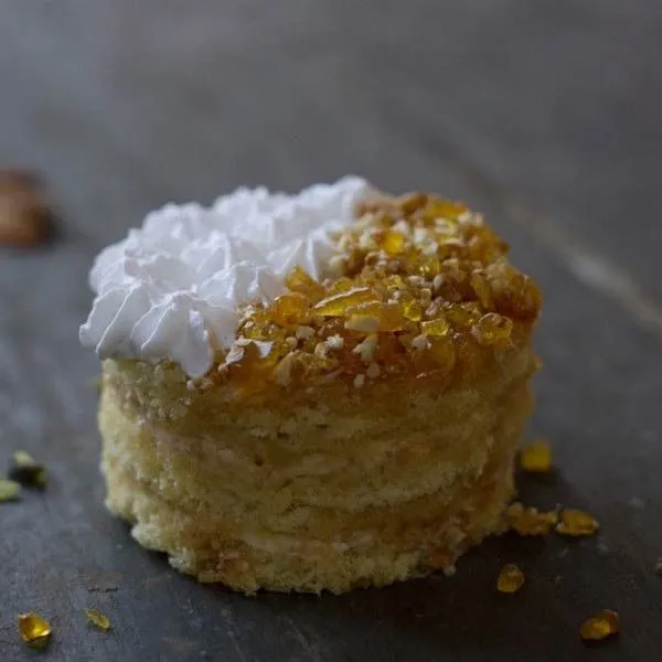 Linoui – Eggless Crunch Cake