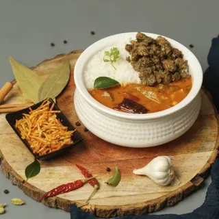 Pepper chicken rice bowl with sambar &patato vedu