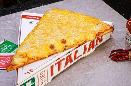 Margherita Pizza (Personal Giant Slice (22.5 Cm))