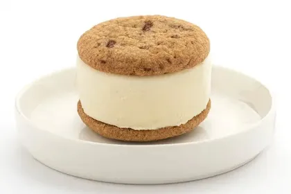 Wayanad Vanilla Ice Cream Cookie Sandwich