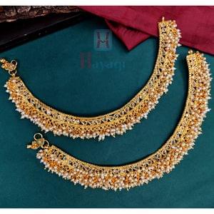Pearl Studded Payal/Anklet In Golden Tone