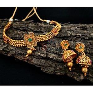 Buy Short Necklace/Choker Set Flower Pendant Matte Finish _Hayagi (Pune)