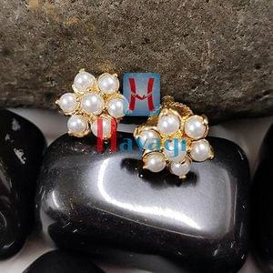 Thushi Tops/Kudi Earrings In Pearls Golden Toned