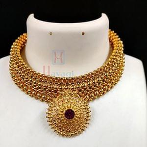 Golden Thushi Necklace With Broad Pendant Online