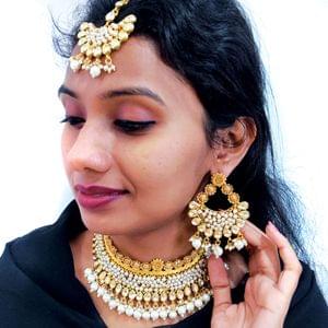 Choker- Heavy Pearls Decorated Bridal Choker