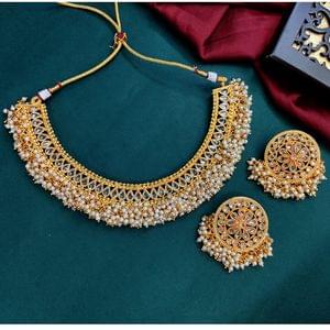 Wedding Pearl Necklace Set In Golden Tone