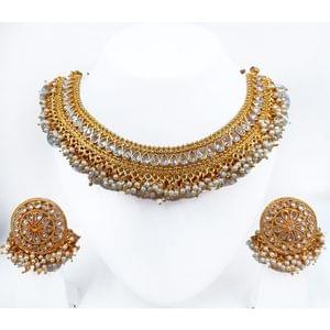 Wedding Pearl Necklace Set In Golden Tone