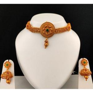 Attractive Choker In Round Pendant Wedding Wear Necklace-Hayagi(Pune)