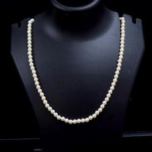 White Big Pearl necklace