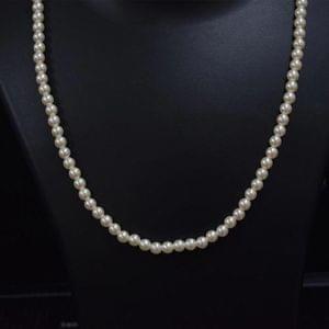 White Big Pearl necklace